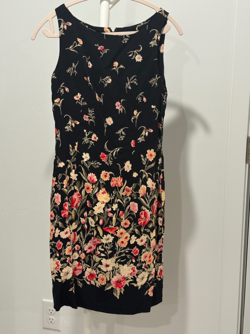 Ronni Nicole Black Floral Sleeveless Sheath Dress- Size 10